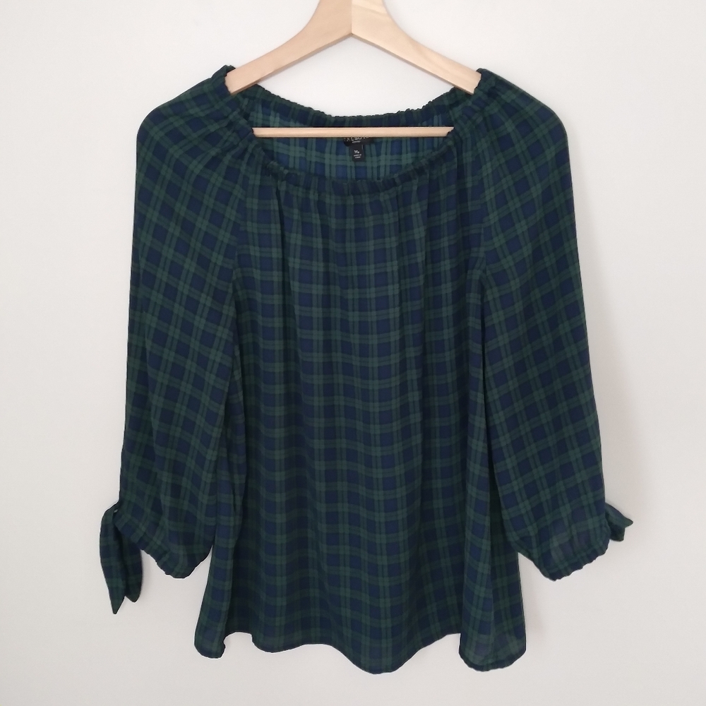 3/$20 Talbots Plaid Blouse